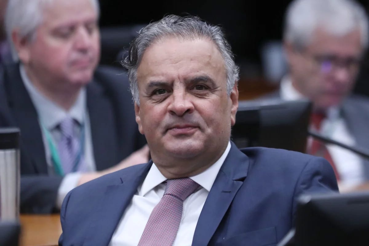 Aécio declara R$ 21 milhões em herança do pai e da mãe