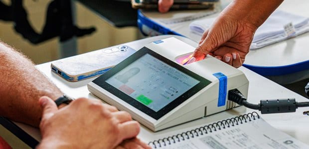 Eleições 2026: veja os resultados de Lula e Flávio no exterior até as 13h15 deste domingo (25)