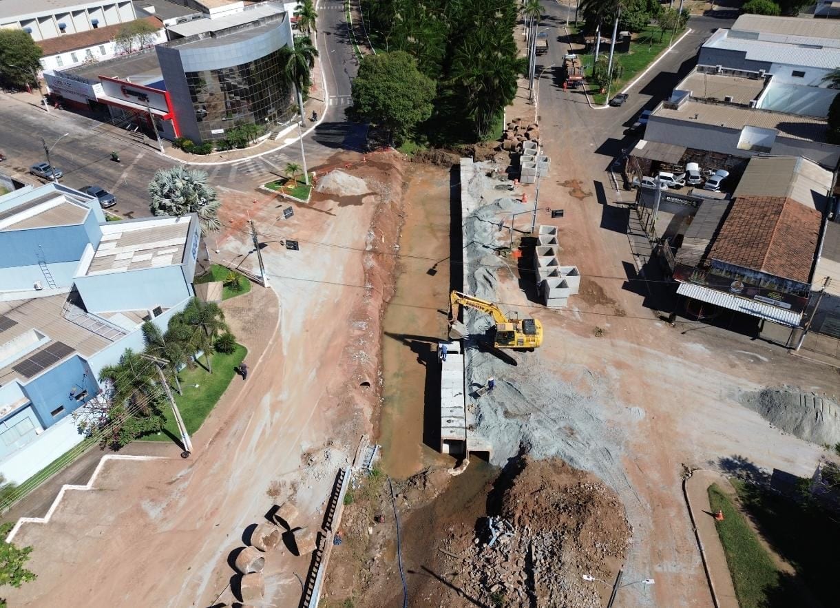 Gurupi instala mais de 200 aduelas na travessia da Avenida Ceará