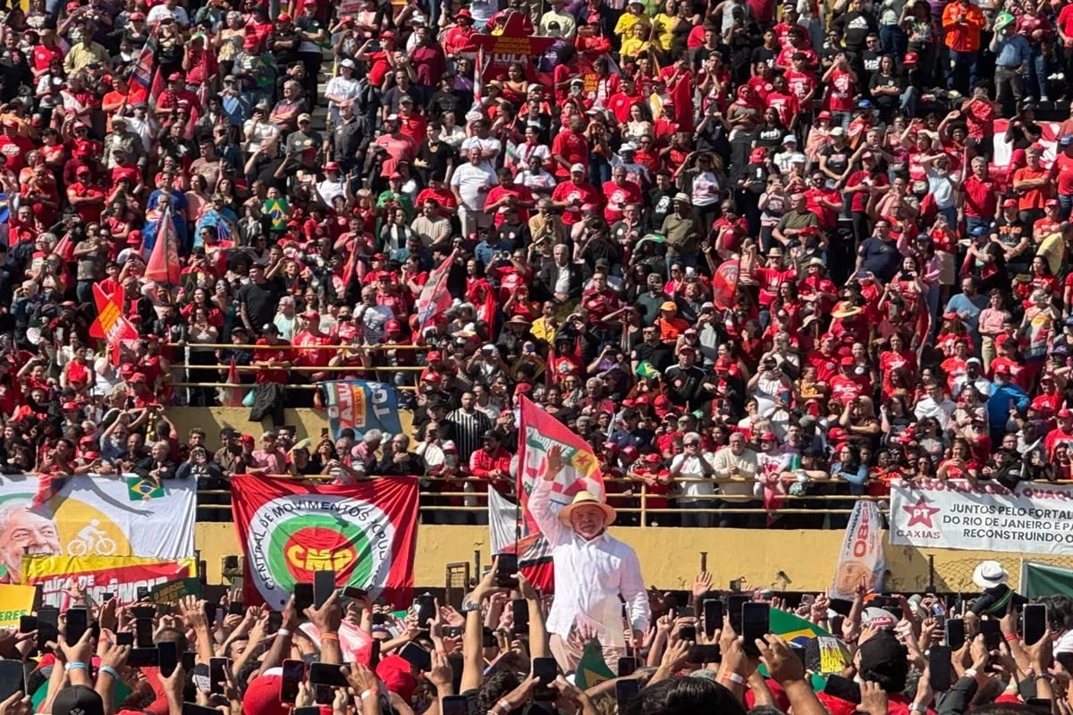 Lula pagou R$ 120 mil para alugar estádio do lançamento da reeleição