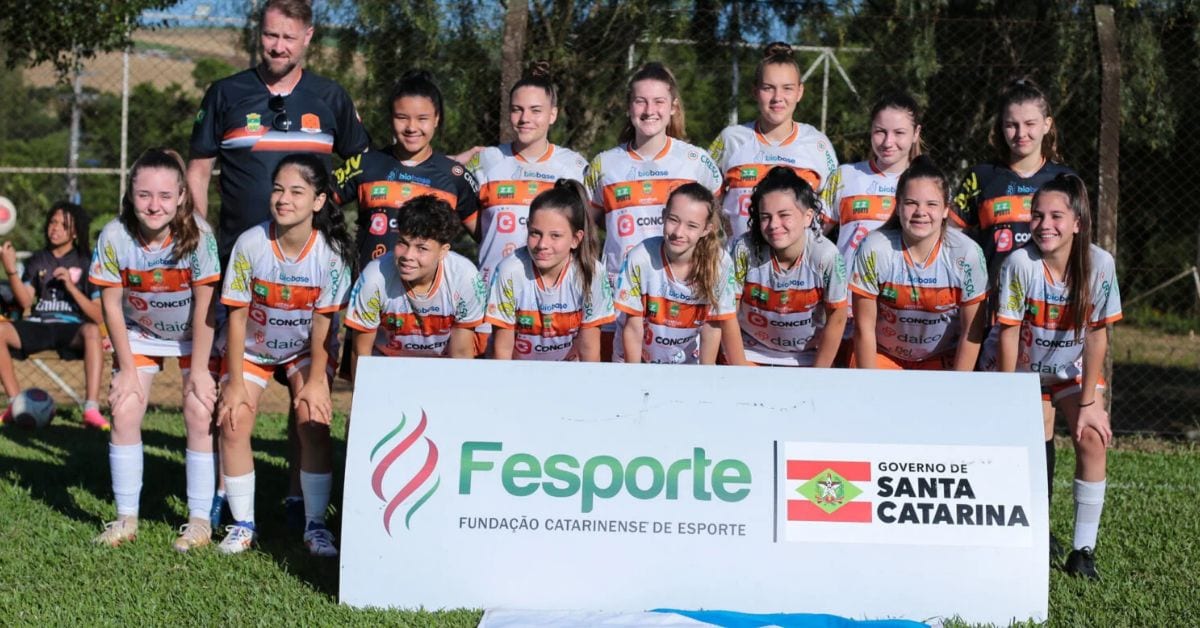 Antônio Carlos recebe 607 estudantes para disputa estadual de futebol escolar