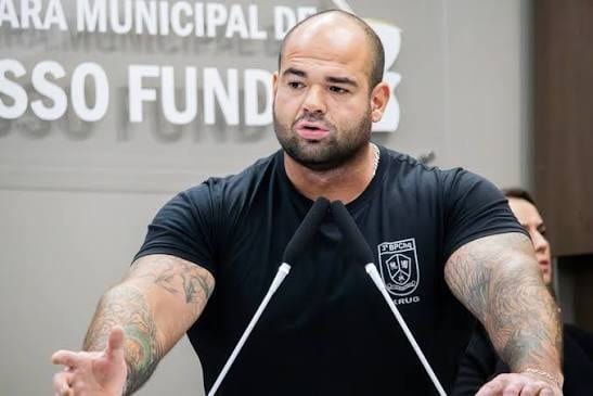 "Defenderei policiais contra a injustiça", afirma Gio Krug, soldado do Batalhão de Choque eleito deputado no RS