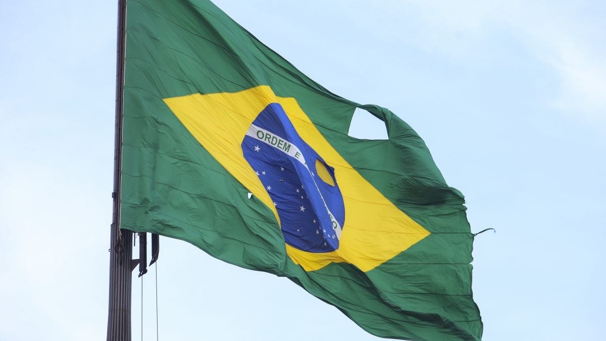 Projeto cria o crime de traição à pátria no Código Penal