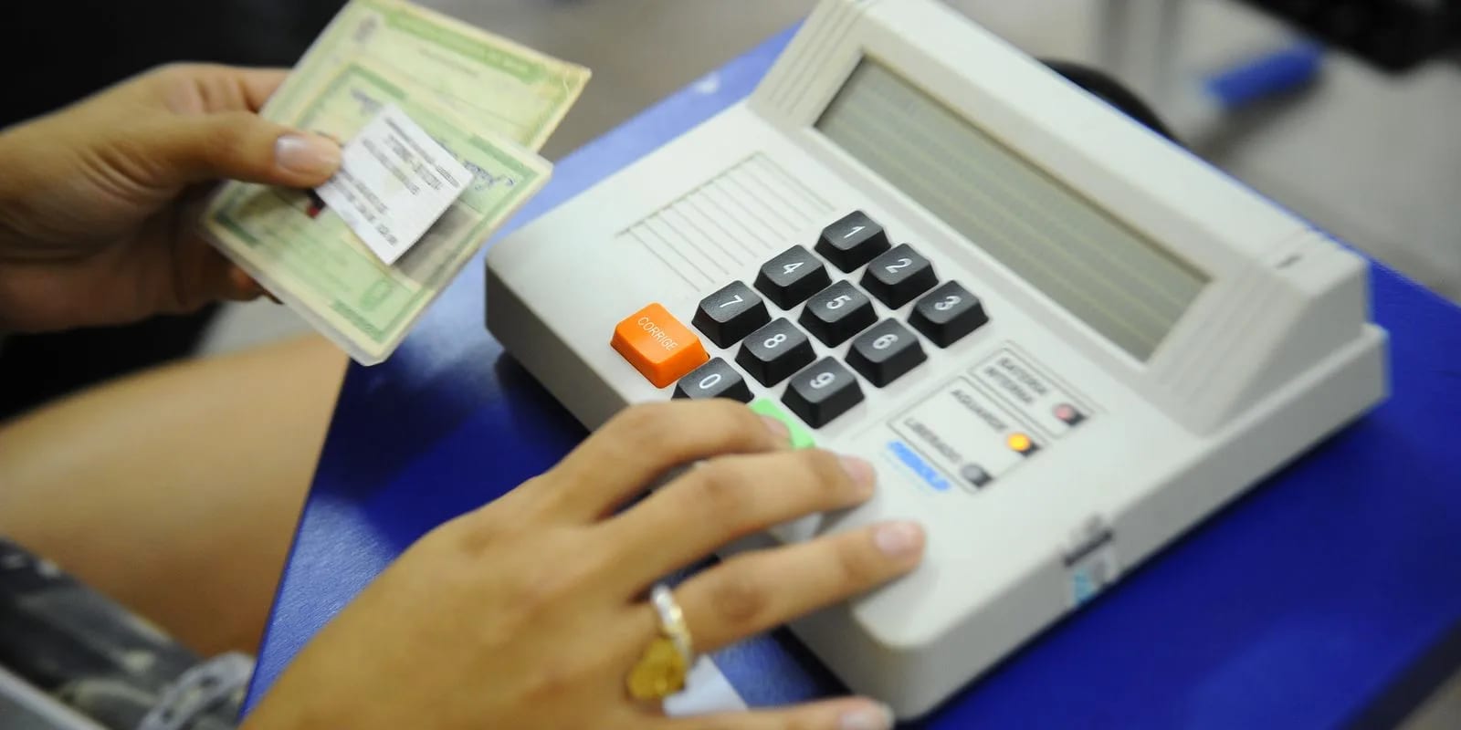 Número de jovens aptos a votar caiu 22% em 16 anos, diz levantamento