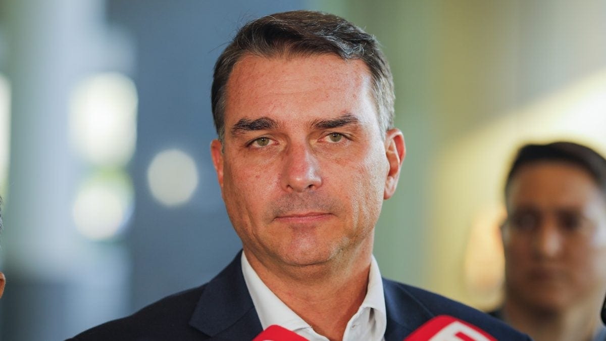 Flávio participa de atos em Guarulhos e Fortaleza em 21.out