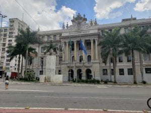 Grupo da USP entrega a presidenciáveis propostas para endurecer regras contra bets e lavagem