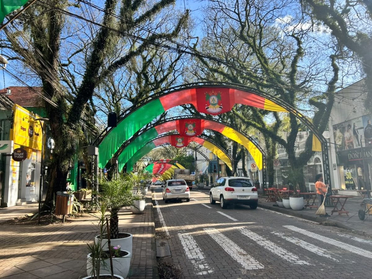 Projeto amplia calçadão e regula comércio no Centro de Santa Cruz