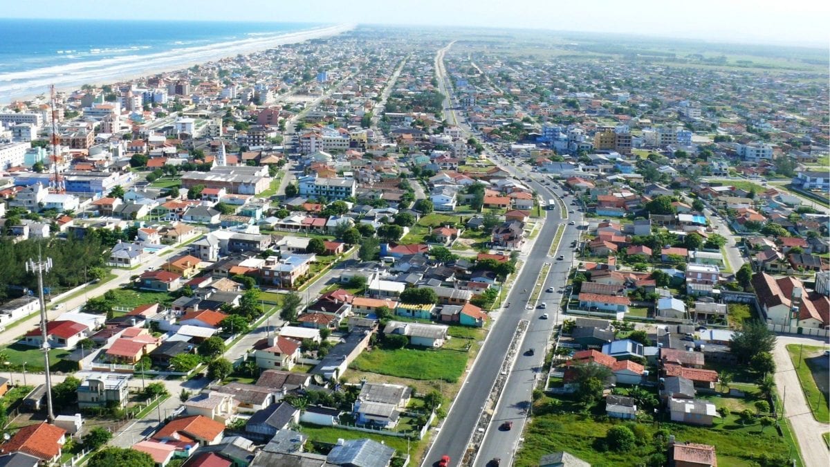 Prefeitura de praia em SC reduz licitação em R$ 1,1 milhão e poderá licitar coleta seletiva de lixo após liberação do TC
