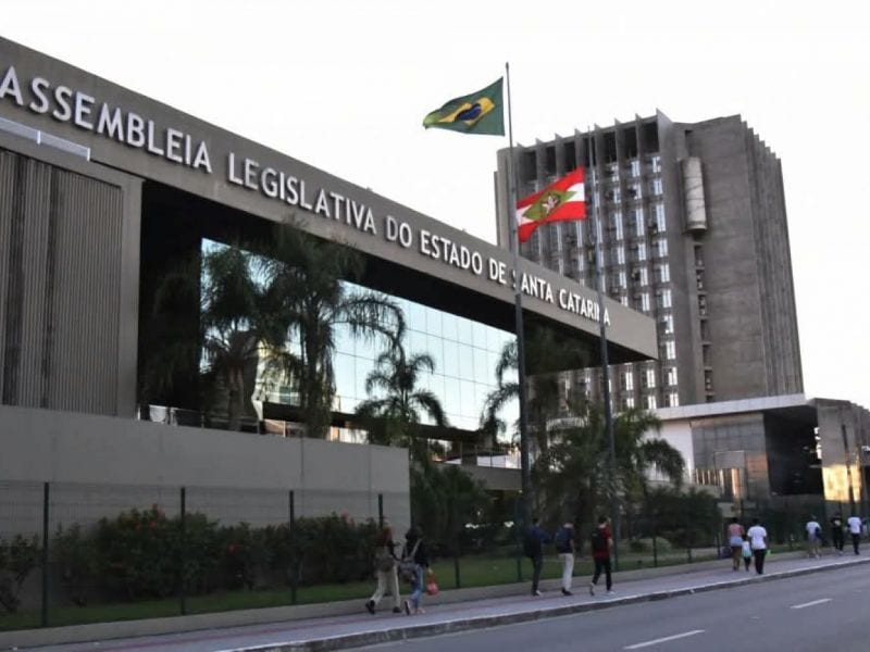 SC : Alesc terá 35% de renovação e PL amplia bancada para 16 das 40 cadeiras em Santa Catarina