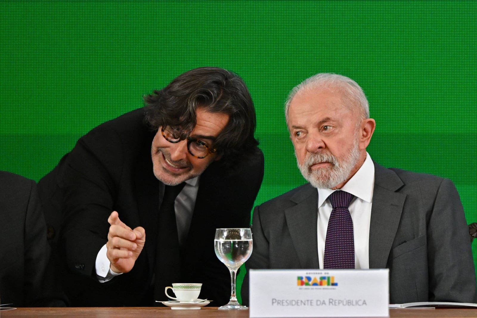 Lula levou fotógrafo de campanha em avião oficial ao Amapá