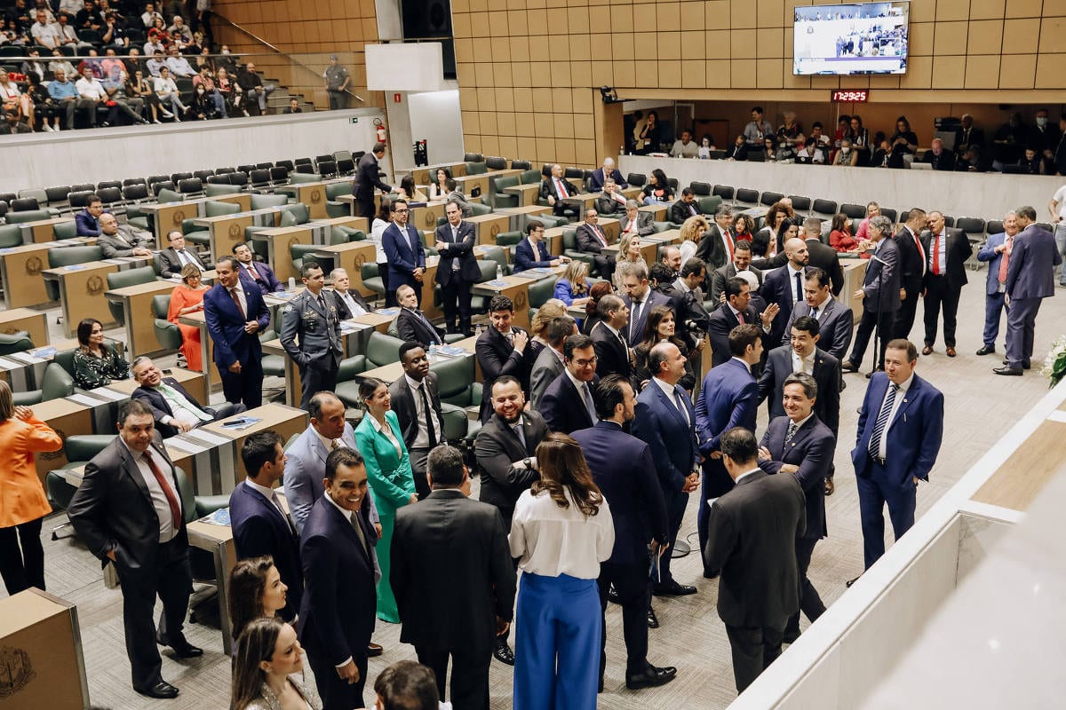 1.059 deputados estaduais nas 27 assembleias do país