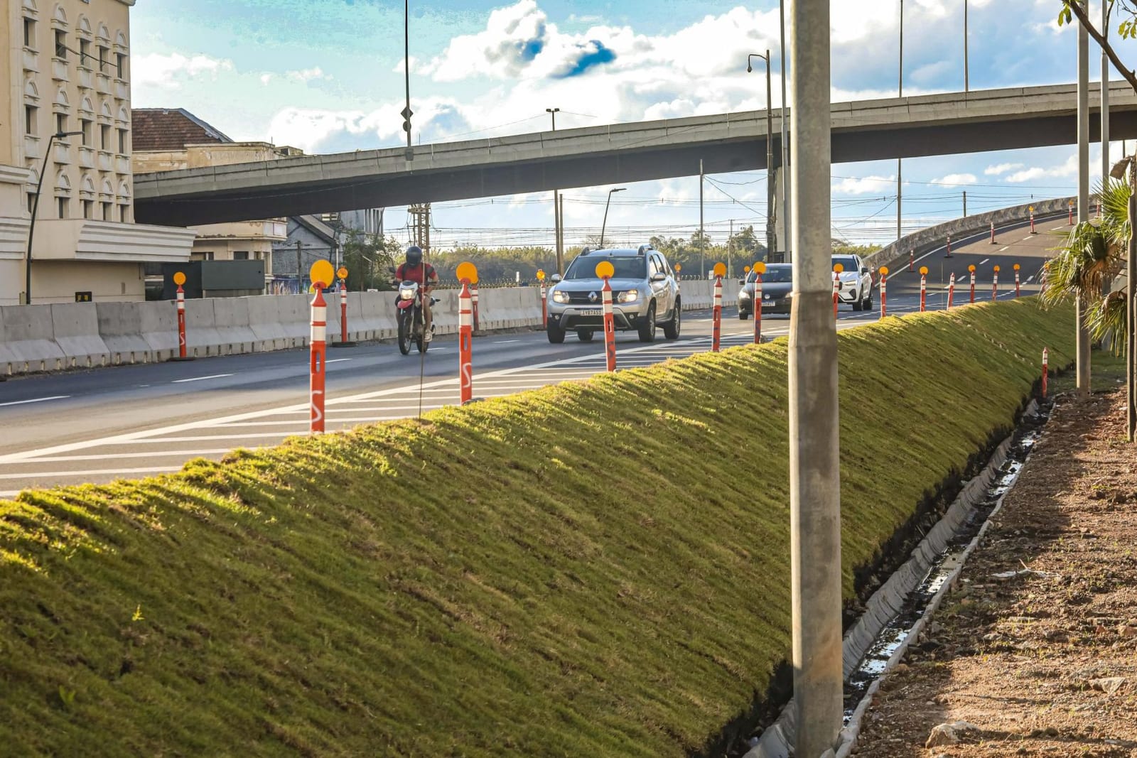 Lombada eletrônica no Corredor Humanitário da Elevada da Conceição começa a operar