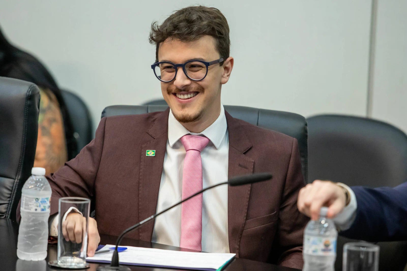 Esquerda tem que abandonar ideia de "superioridade moral", diz Guilherme Cortez