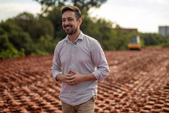 "Minha rotina é estar nas ruas": Rodrigo Busato assume Prefeitura de Canoas e vistoria obras contra cheias após afastame