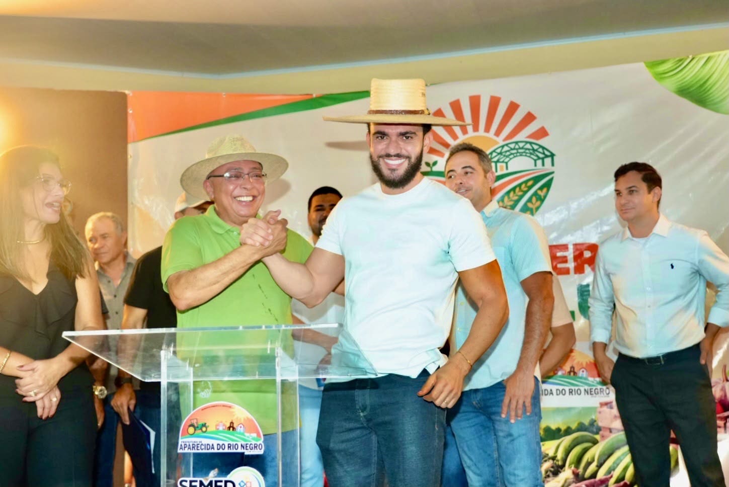 Com apoio de Léo Barbosa, Feira Coberta Manoel Luiz é revitalizada em Aparecida do Rio Negro