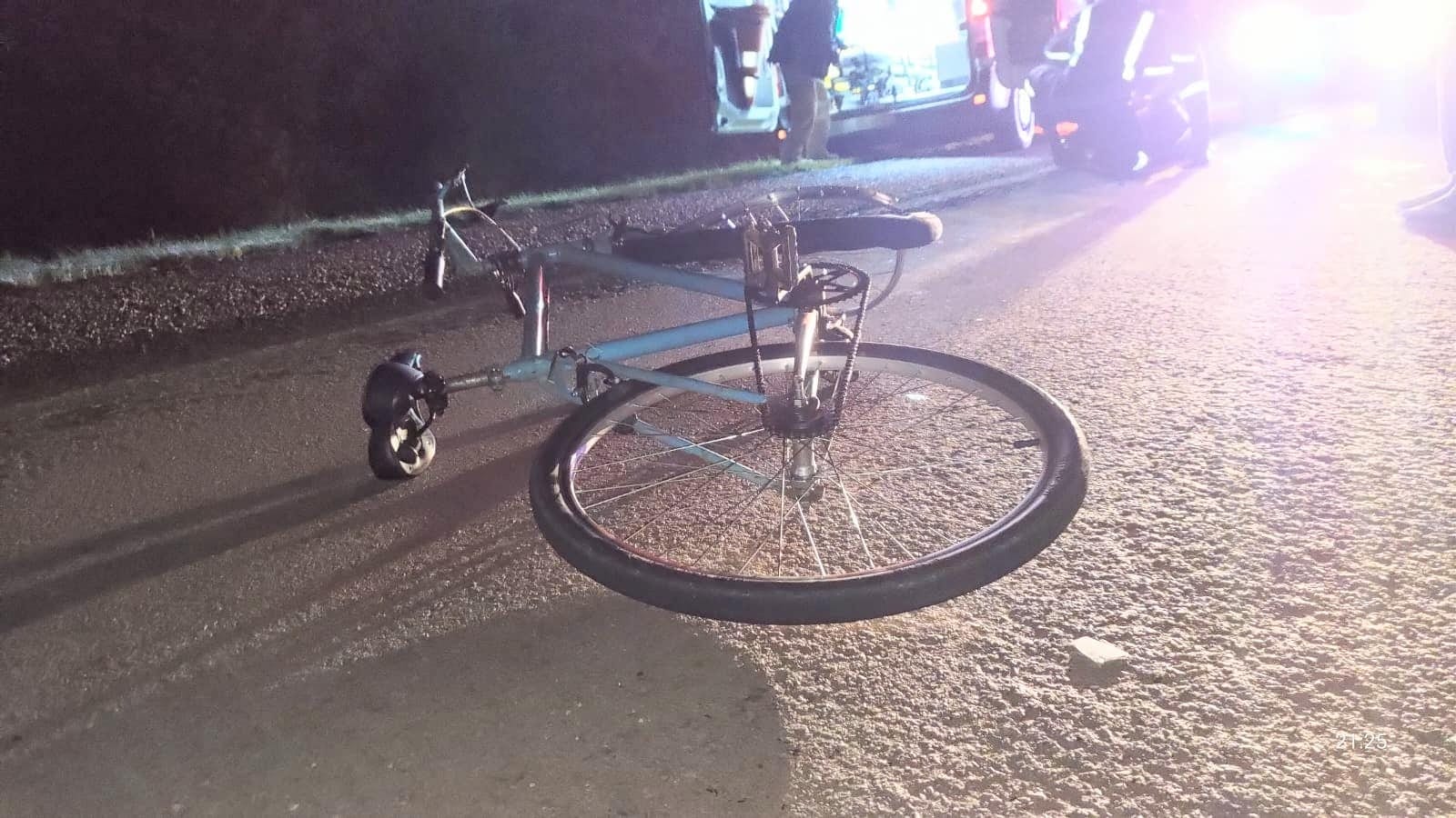 PRF atende acidente entre automóvel e bicicleta na BR-287 em Santiago
