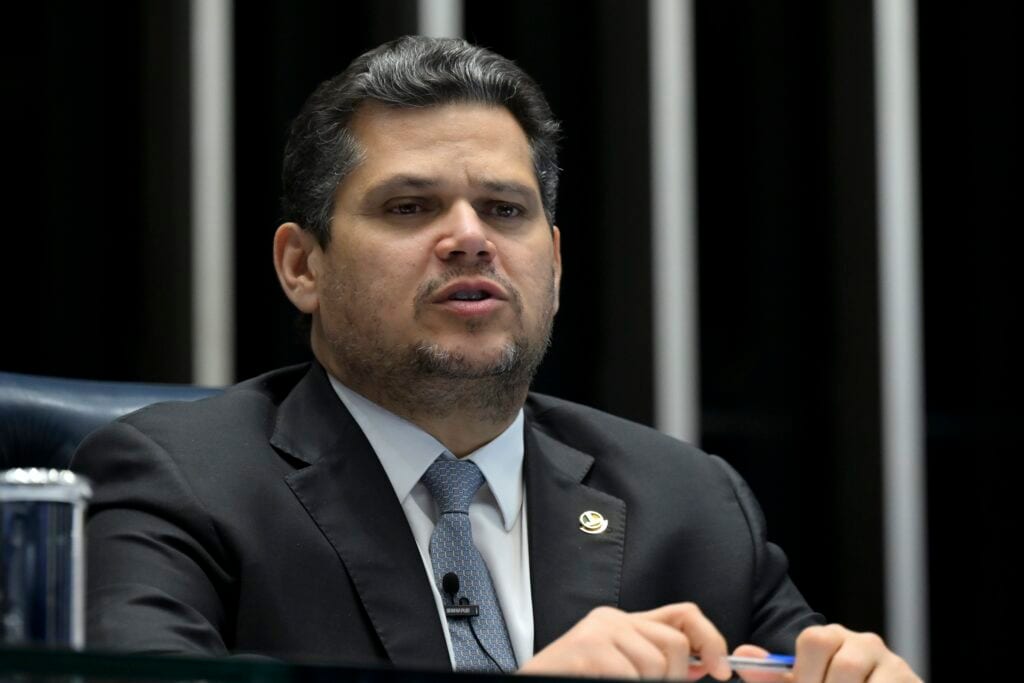 Discussão sobre a extinção da escala 6×1 avança na agenda legislativa
