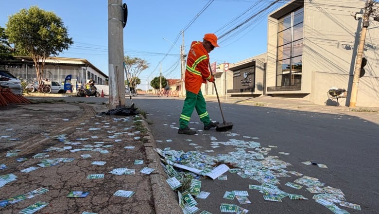 Força-tarefa mobiliza 966 trabalhadores para limpar entorno de 356 locais de votação em Goiânia