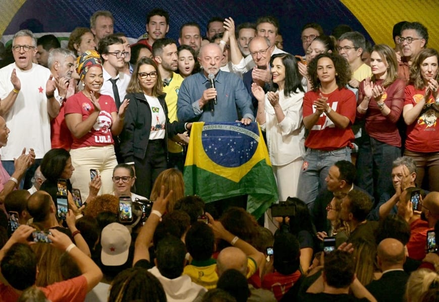“Hoje a minha vitória é do povo brasileiro”, diz Lula, após a conquista histórica