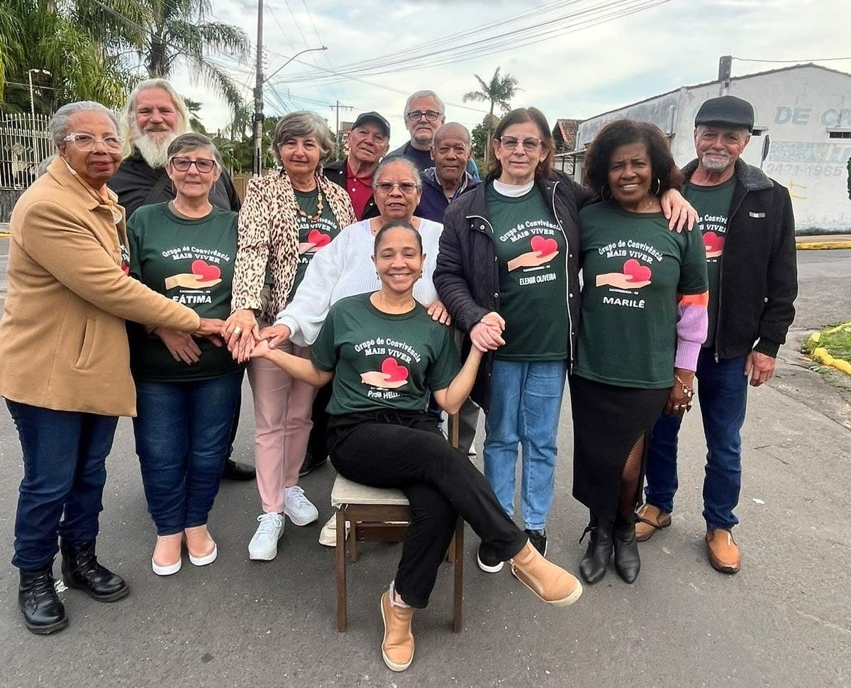 Vernissage e baile marcam encerramento do Mês da Pessoa Idosa em Cachoeirinha