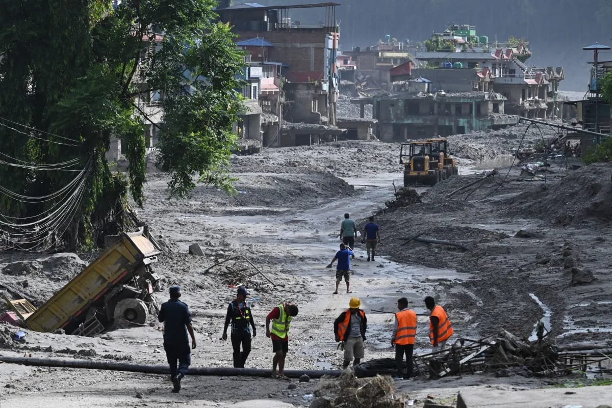 Ministro das Relações Exteriores do Nepal pede ajuda internacional e esforço global para combater mudanças climáticas