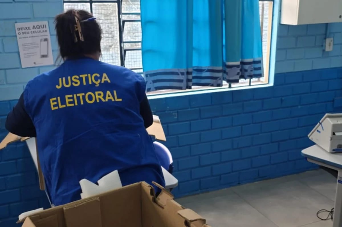 Urna é substituída na Região Metropolitana após teclas serem coladas