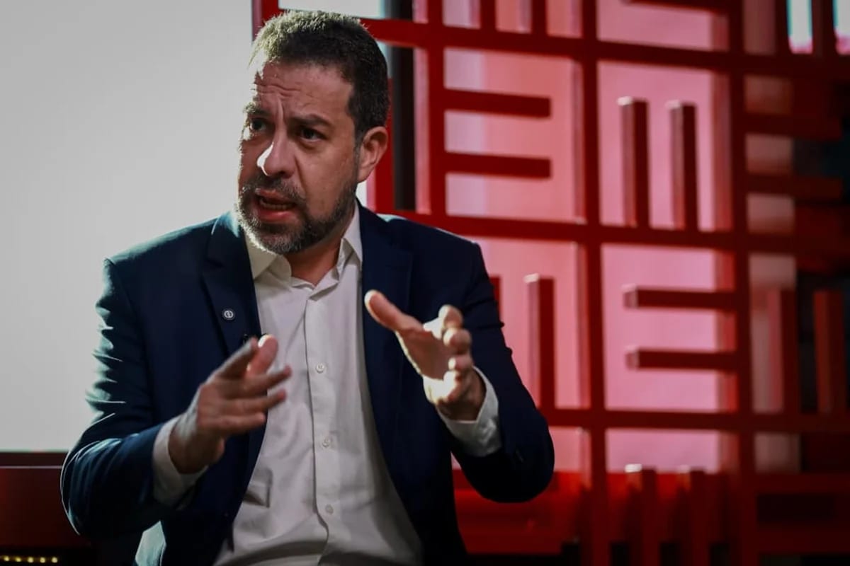 Flávio Dino reintegra delegados da PF e diz que decisão restaura autonomia dos Poderes