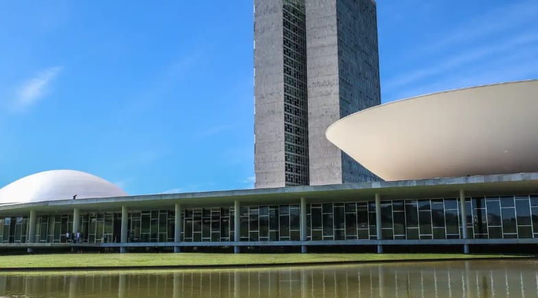 Congresso acelera pautas essenciais do governo