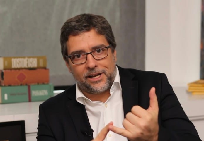 Brasil está à beira da desobediência civil, alerta especialista
