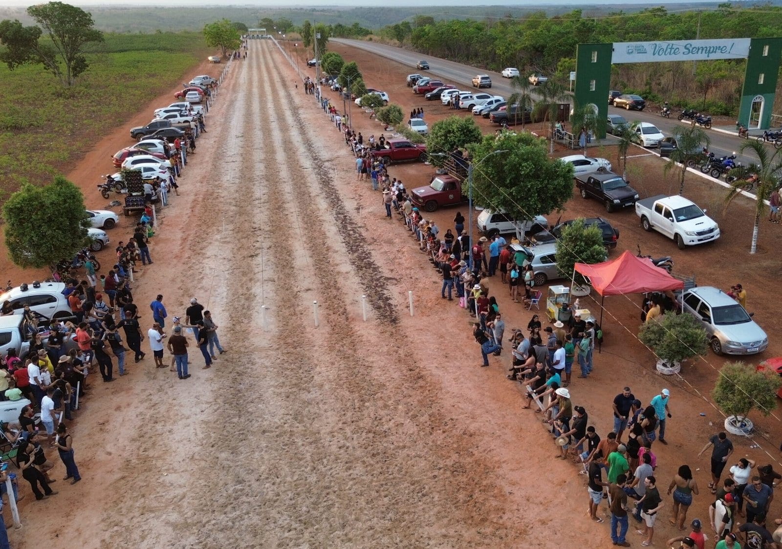 SANTA TEREZA: Corrida de Cavalos movimenta moradores e visitantes durante Festejos de Santa Tereza D’ávila