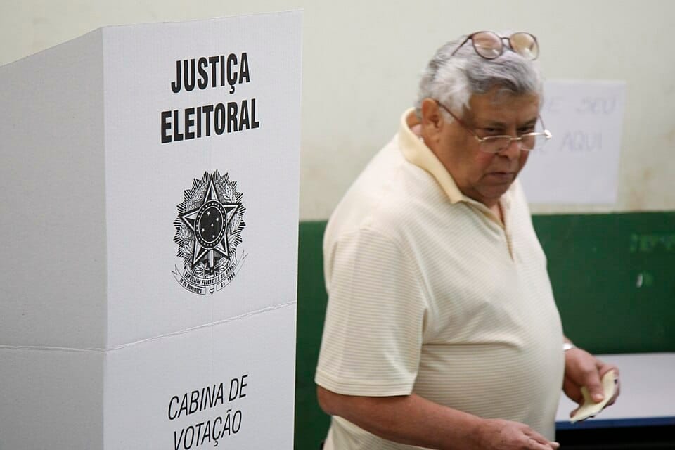Candidatos podem oferecer jantares, desde que não seja compra de votos