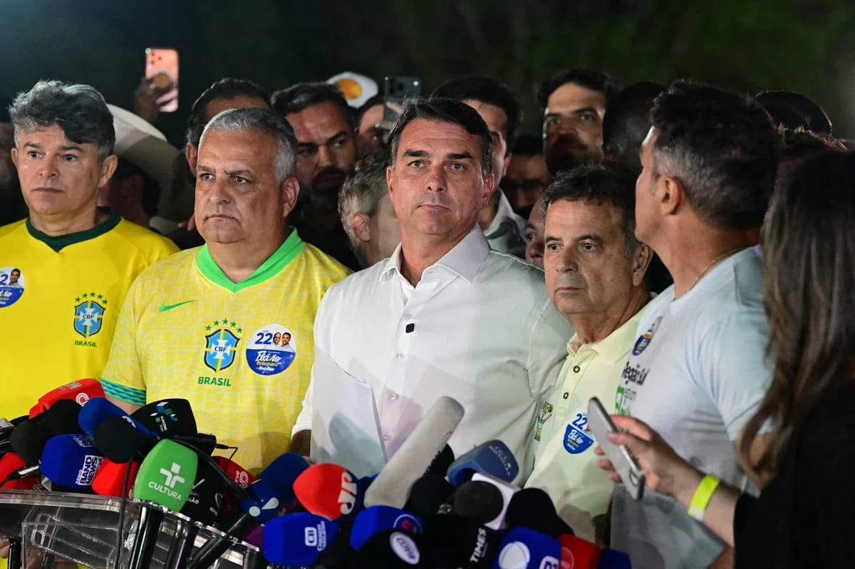 Ao não reconhecer vitória de Lula, Flávio mostra que não tem estatura para ser presidente