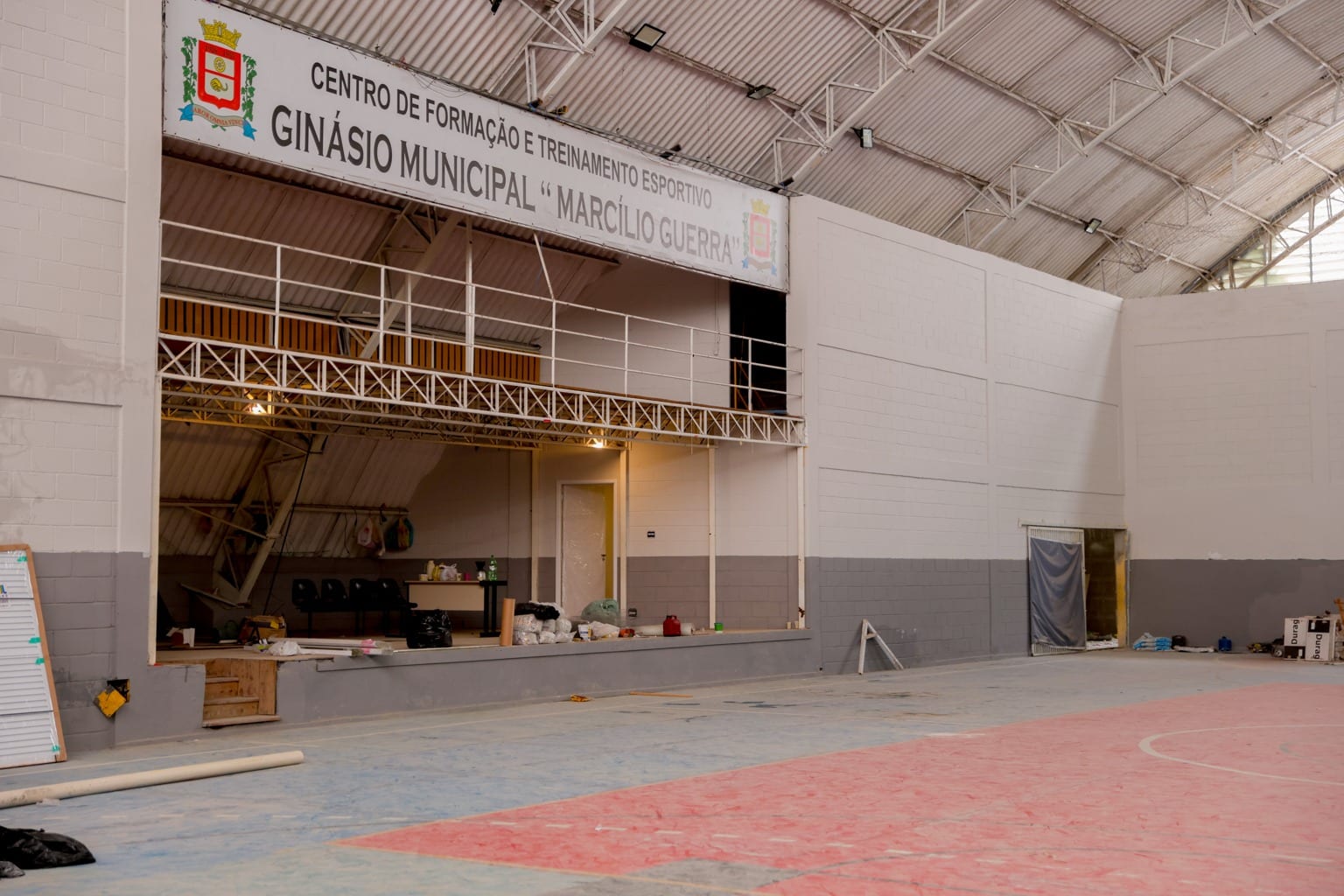 Reforma do Ginásio Marcílio Guerra avança com melhorias em diferentes espaços do equipamento público, informa o governo