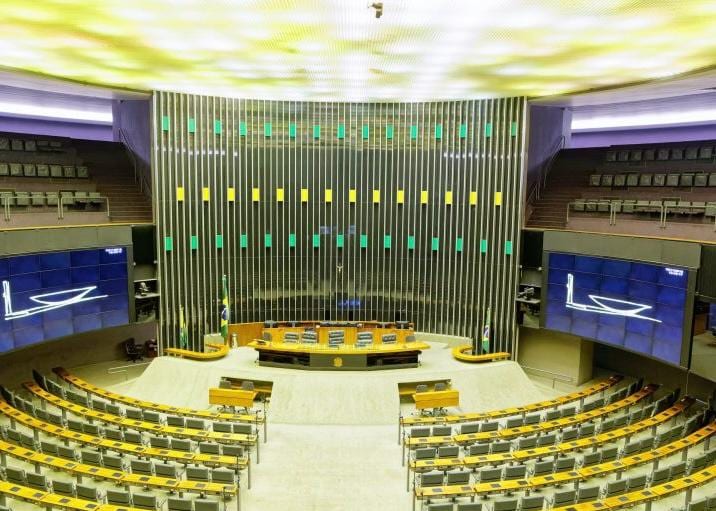 Câmara dos Deputados abre concurso com salários de até R$ 32 mil