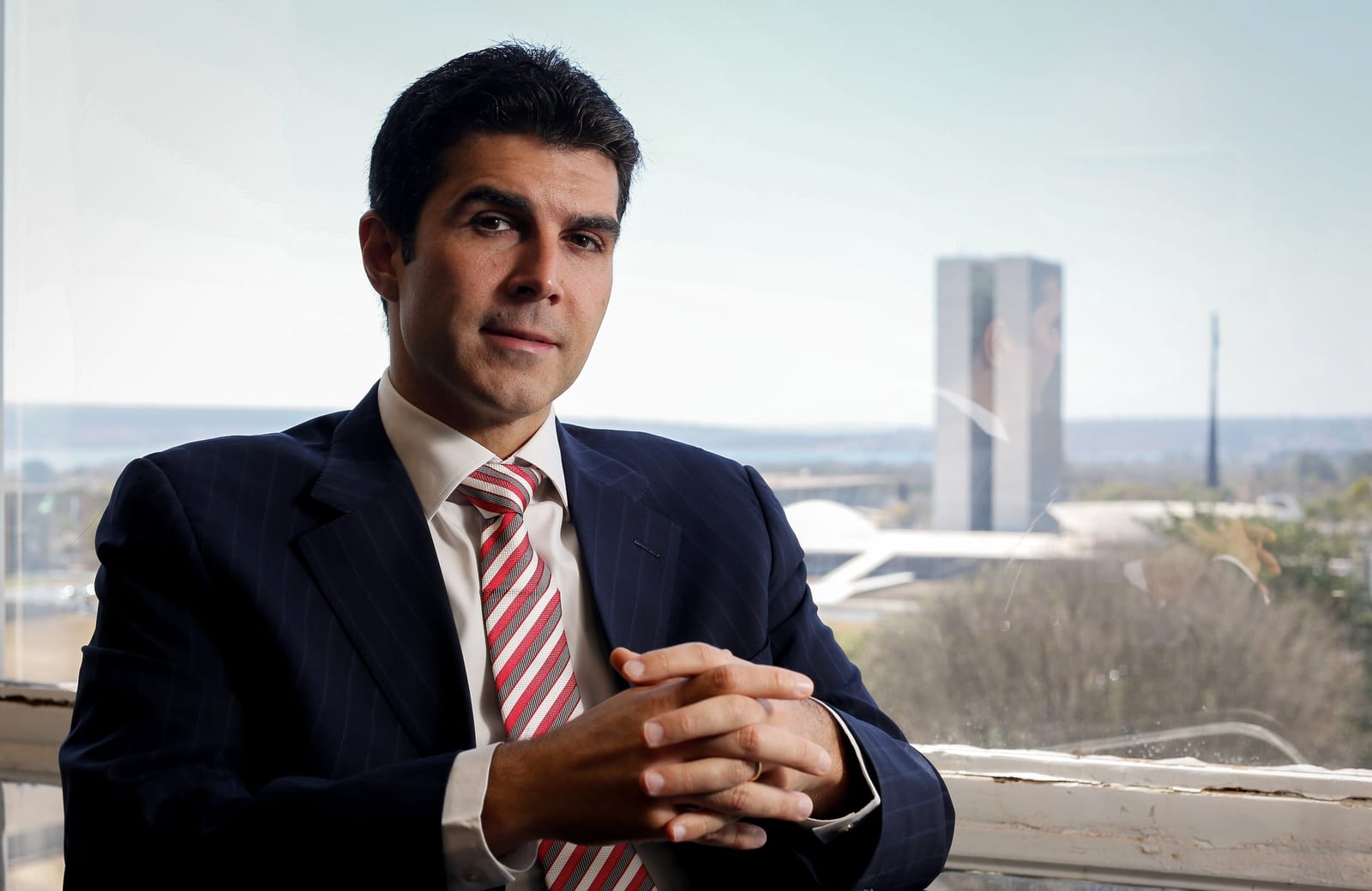 Helder Barbalho lidera disputa ao Senado no Pará com 36%