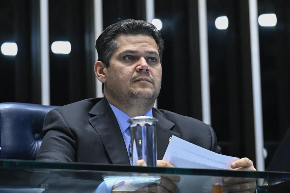 Presidente do Senado pauta PEC da Segurança para terça-feira (3) e reabre debate sobre maioridade penal