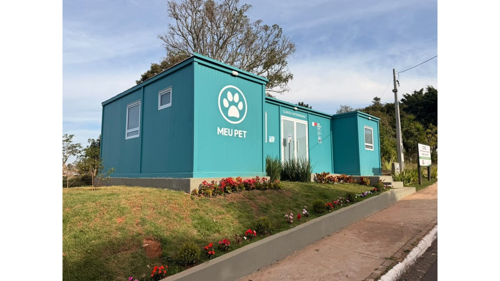Águas de Lindóia inaugura Clínica Veterinária Pet Container Grasiele Vaz de Toledo