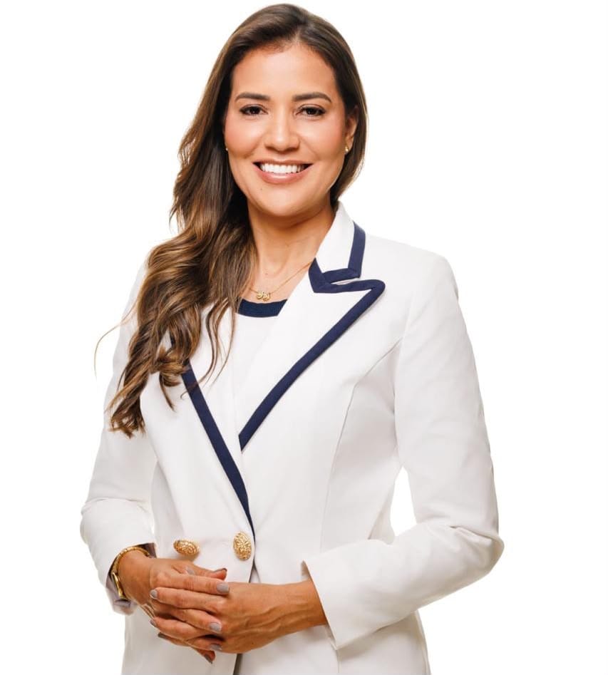 Débora Guedes reforça compromisso com valorização dos servidores da educação