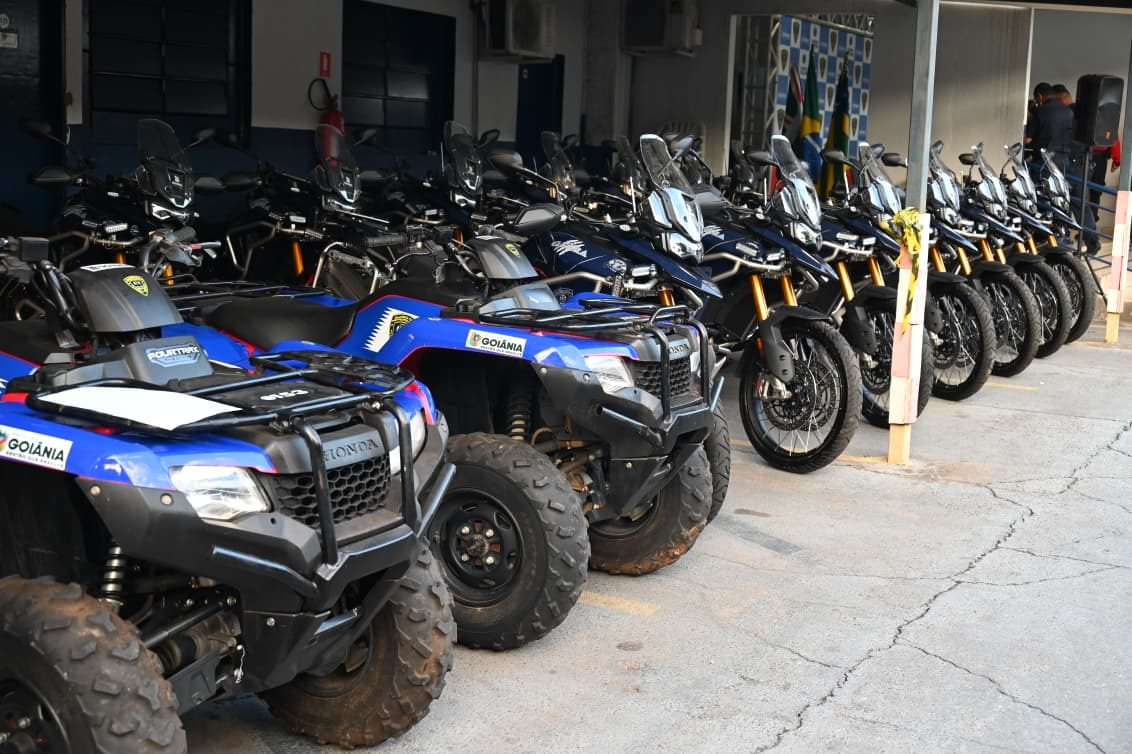 GCM de Goiânia recebe 450 armas de choque, 18 motos e 118 computadores