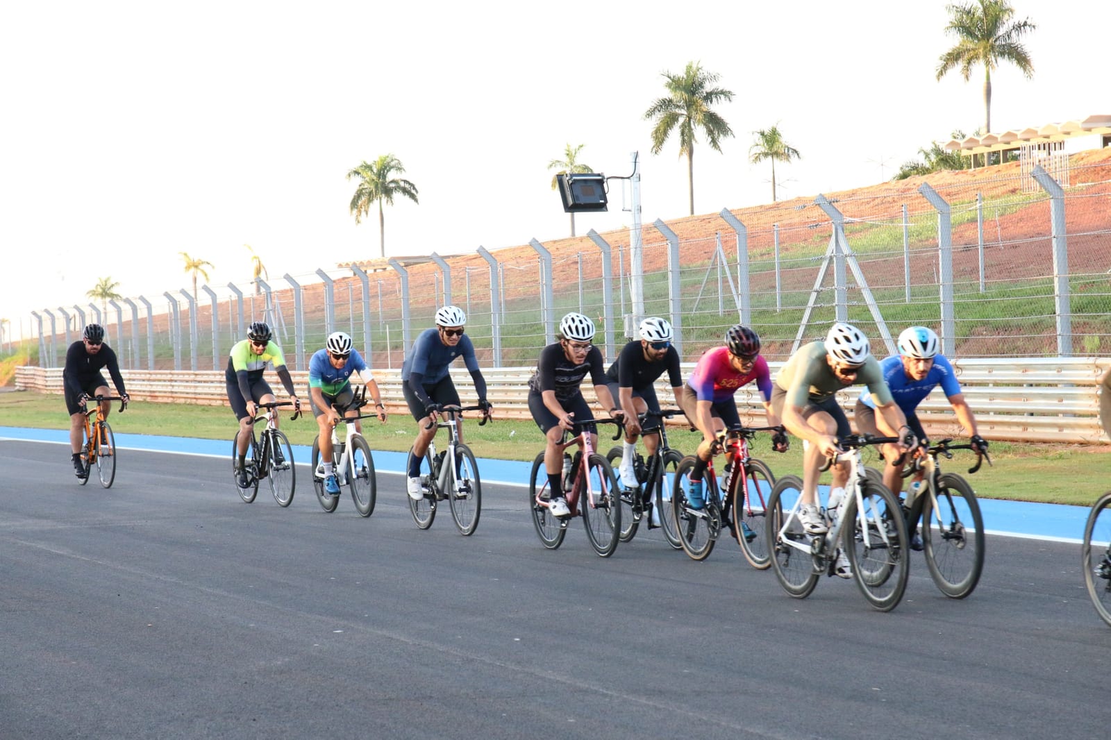 Autódromo de Goiânia reabre pista para treinos de ciclismo e corrida de rua