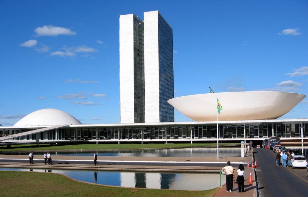 União na Câmara apoia fim da “taxa das blusinhas”