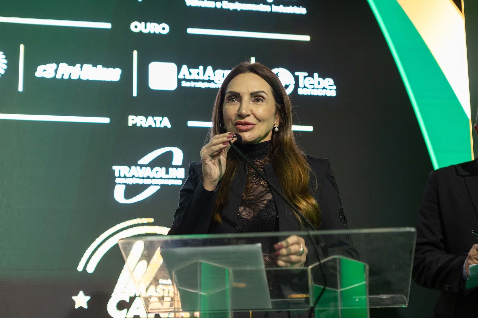 Cláudia Tonielo é eleita presidente do CEISE Br para o triênio 2027/29