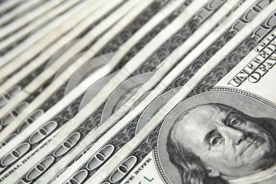 Morgan Stanley: dólar pode subir a R$ 6,00 se não houver ajuste fiscal após 2026