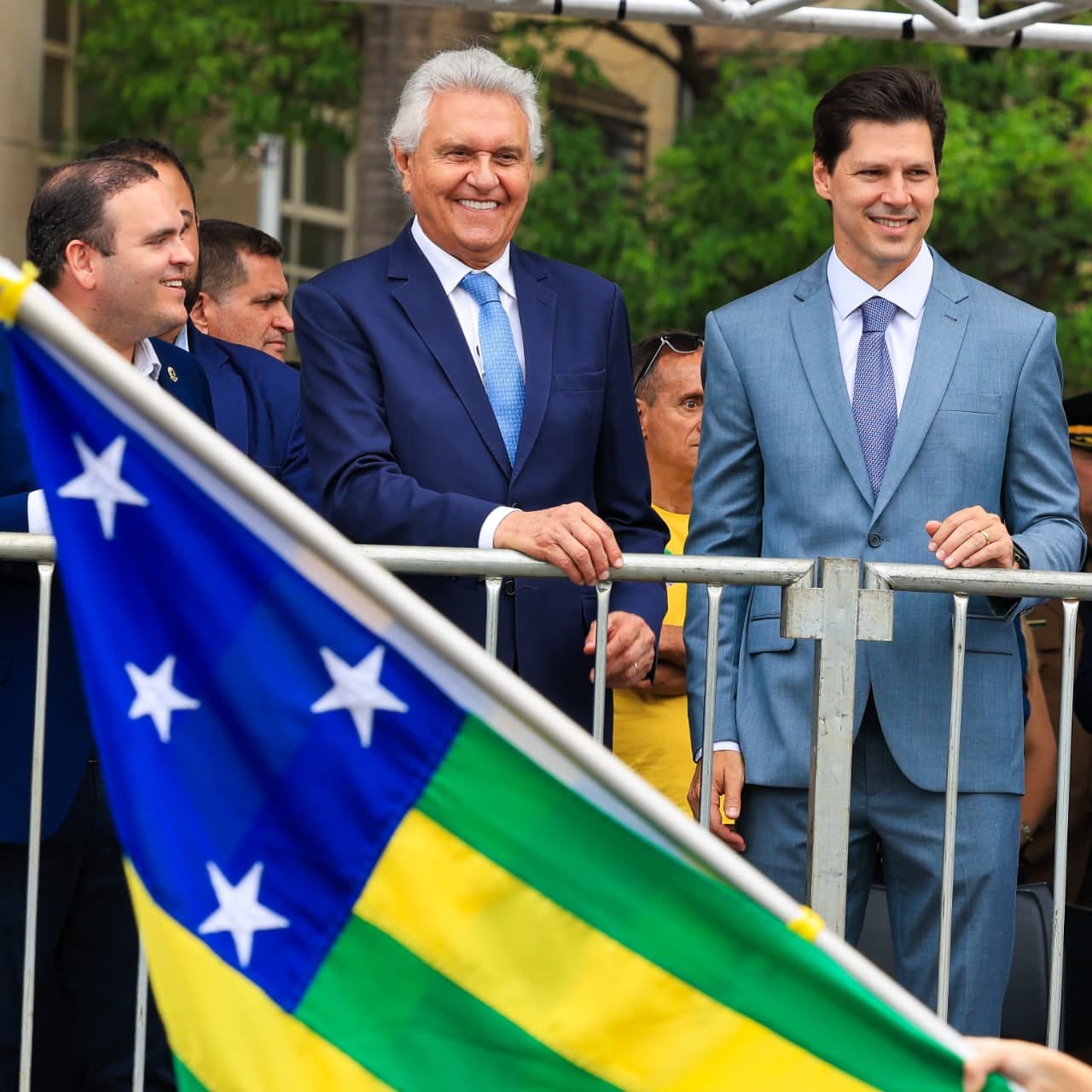 Caiado e Daniel Vilela participam do desfile de 7 de Setembro em Goiânia