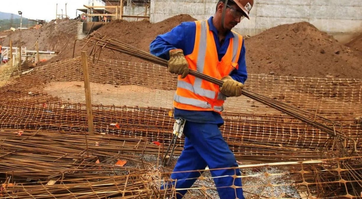 PIB: construção civil recua no 2º trimestre, mas fecha 1º semestre em alta