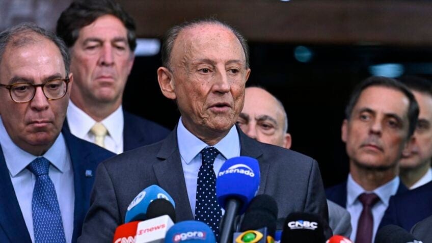 Fiesp critica tramitação 'apressada' da PEC que acaba com a escala 6×1