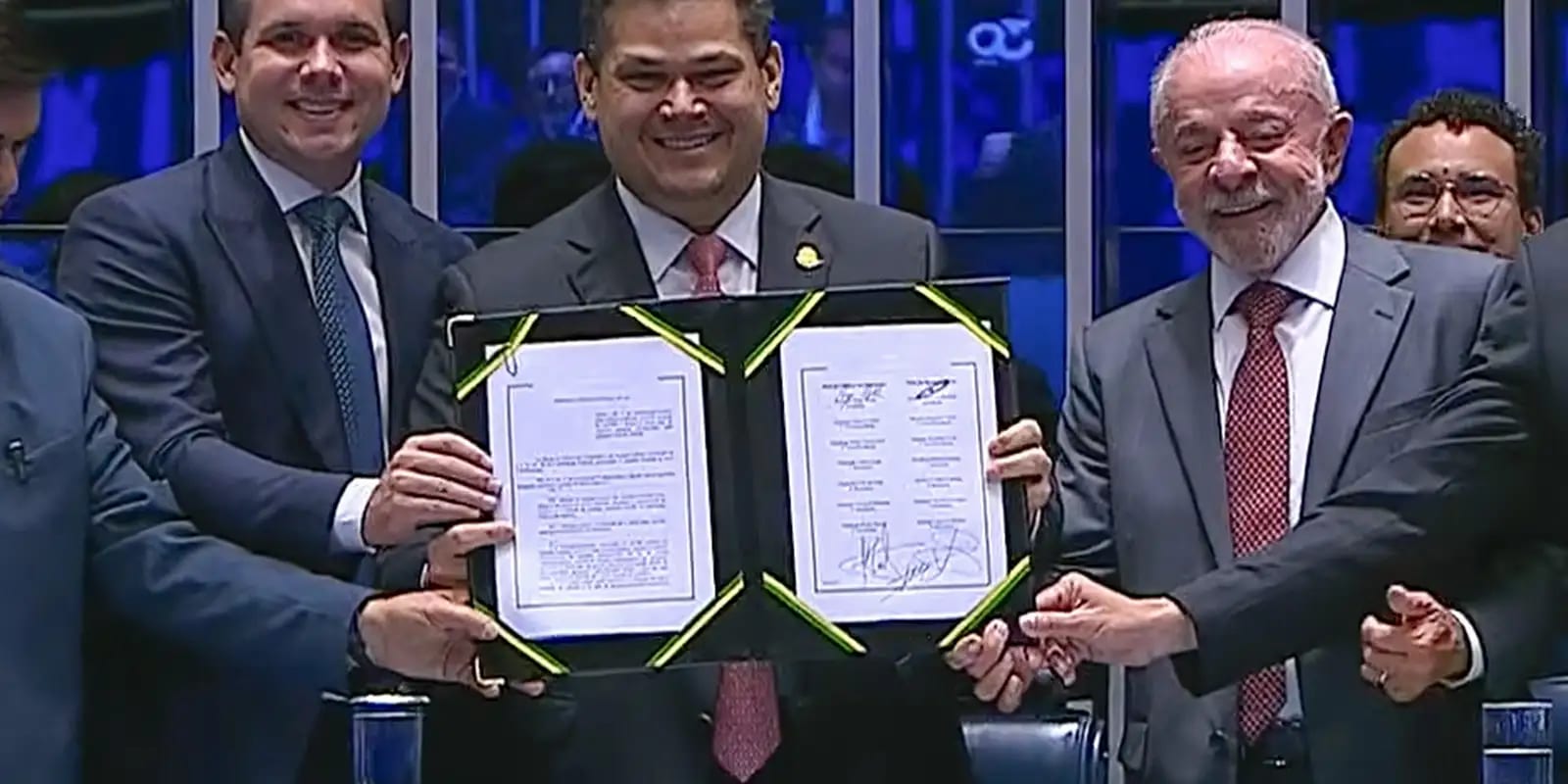 Congresso promulga emenda do fim da 6×1; escala 5×2 começa em 60 dias