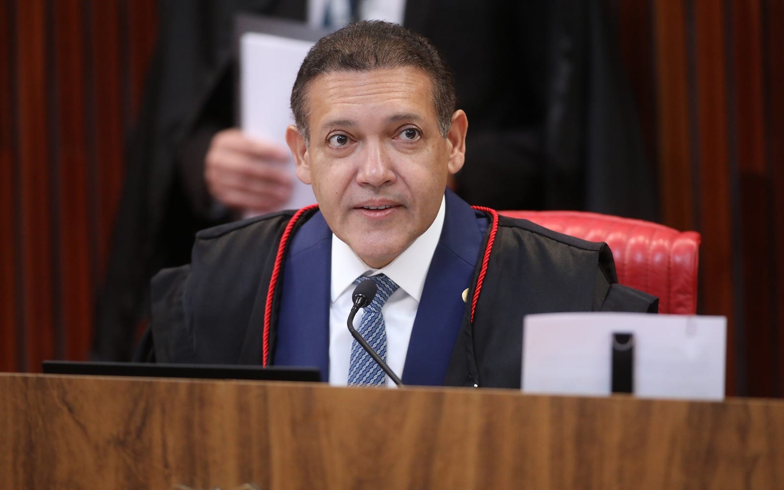 TSE decide que condenado por agredir mulher fica inelegível; projeto que poria isso na lei está parado no Senado
