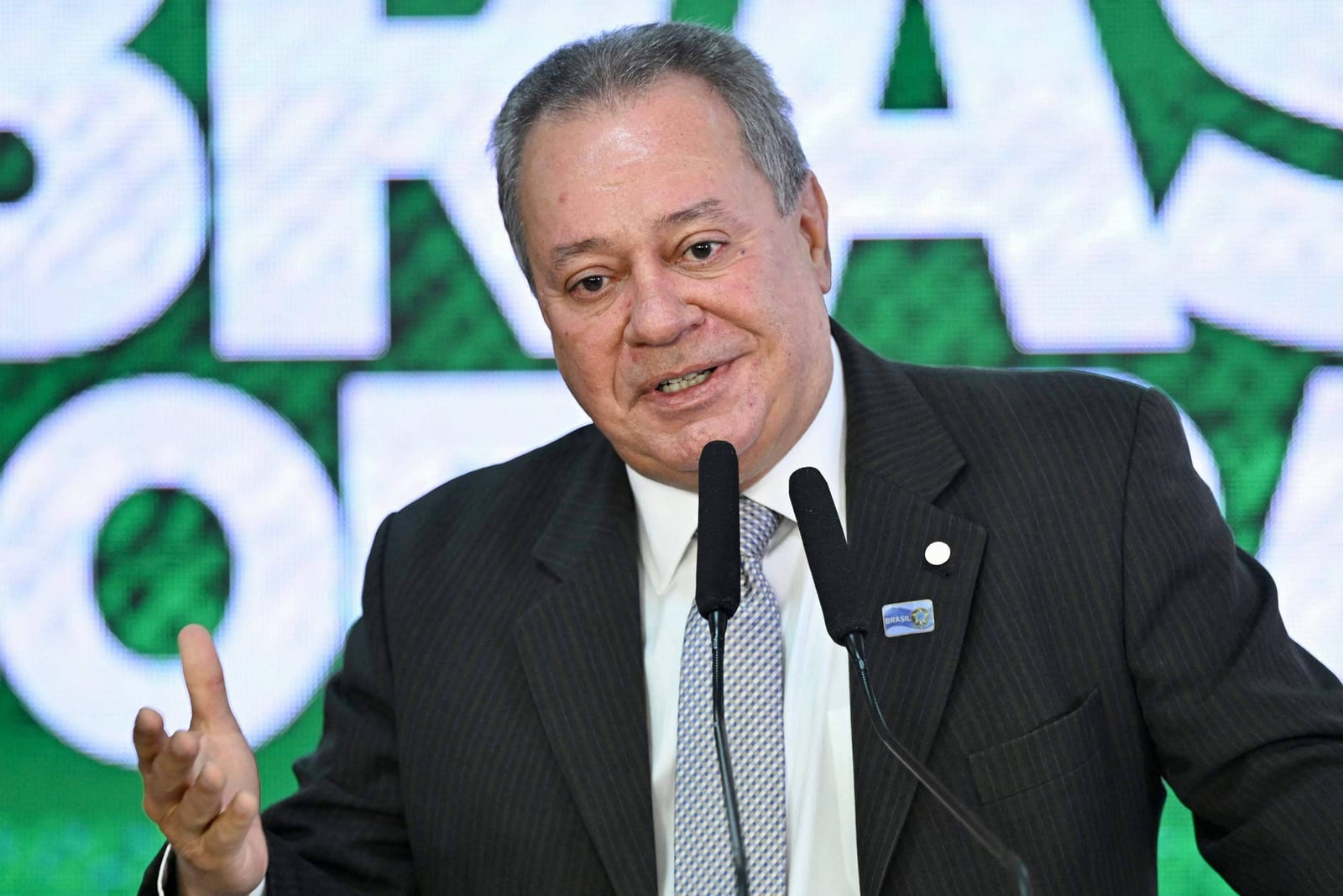 Presidente da CNI elogia conversa entre Lula e Trump e pede solução técnica