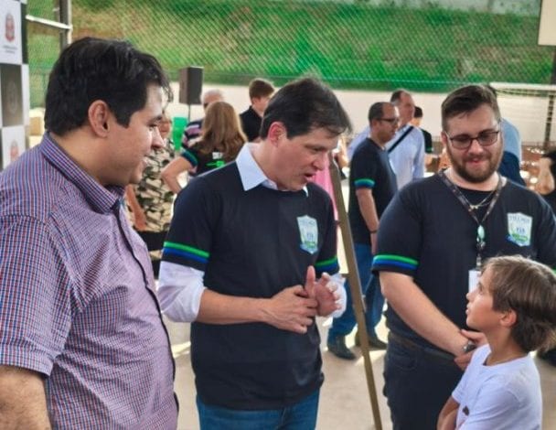 Vereador José Neto Pugliesi participa de reunião sobre educação em Olímpia